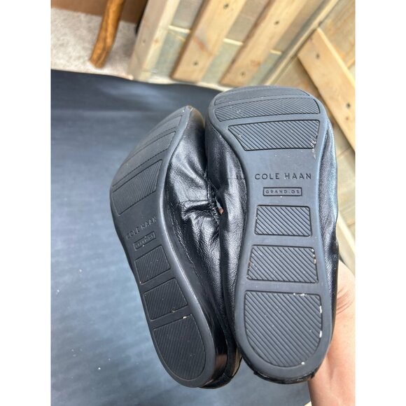 Cole Haan Womens Black Leather Flats With Gold Buckle Detail Size 7 - Picture 8 of 9